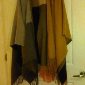 Poncho, Leopard Blouse and Tsnk / cardigan